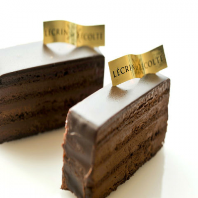 「エクアドル」チョコレート好きにはたまらない、チョコレートのためのチョコレートケーキです。