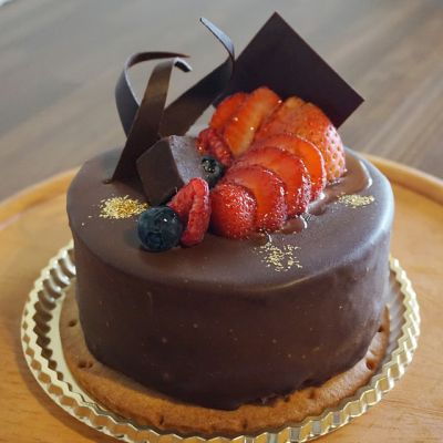 生チョコケーキタルト。こだわり抜かれた当店にしかない特別を味わいに、ぜひ一度お越しください。