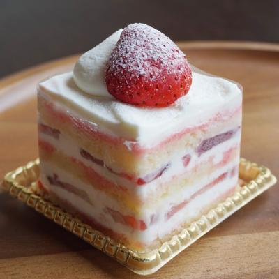 生クリームたっぷりショートケーキタルト。虜になること間違いなし☆